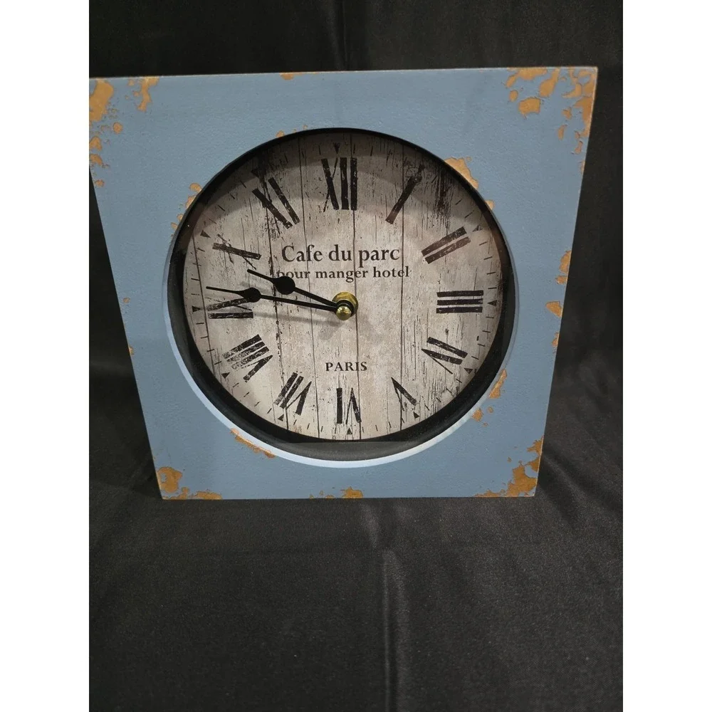CAFE Du Parc Pour Manger Hotel Paris Box Clock